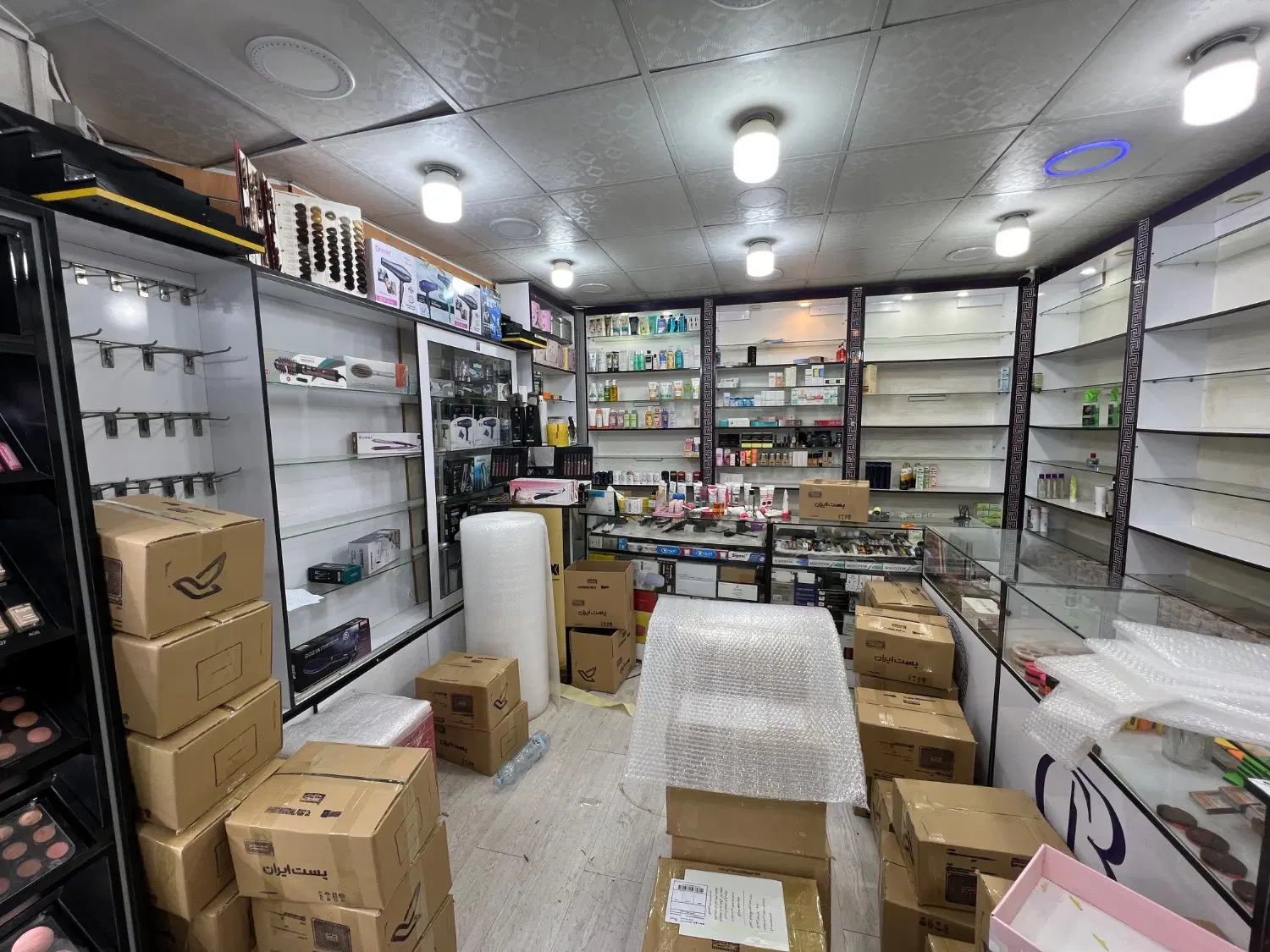 واگذاری غرفه با دکور درمجتمع تیس راهروی اصلی