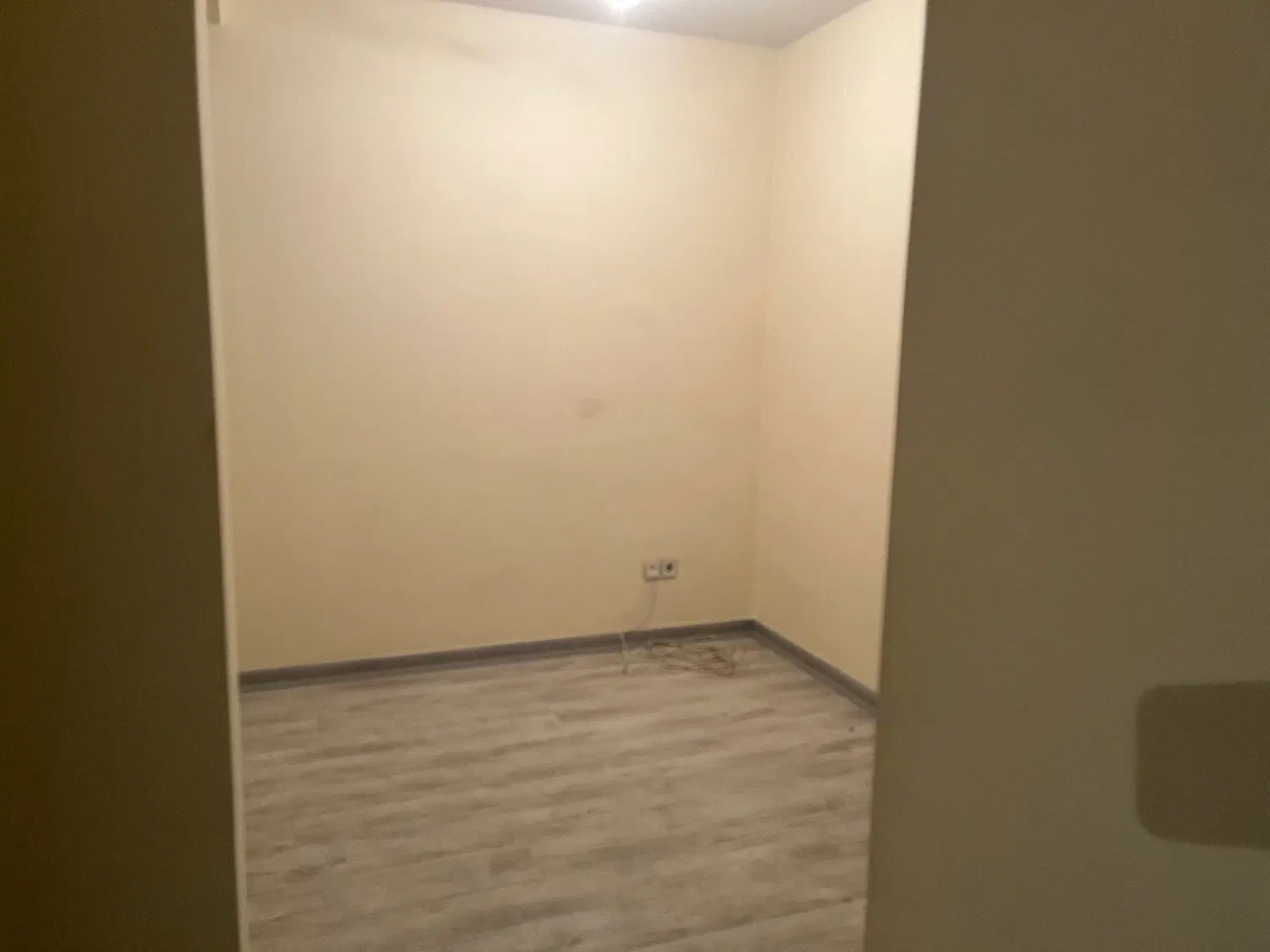 انباری تجاری یا اداری