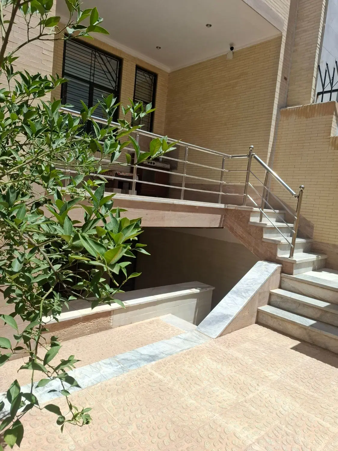 اجاره نیم طبقه مسکونی مهراوران