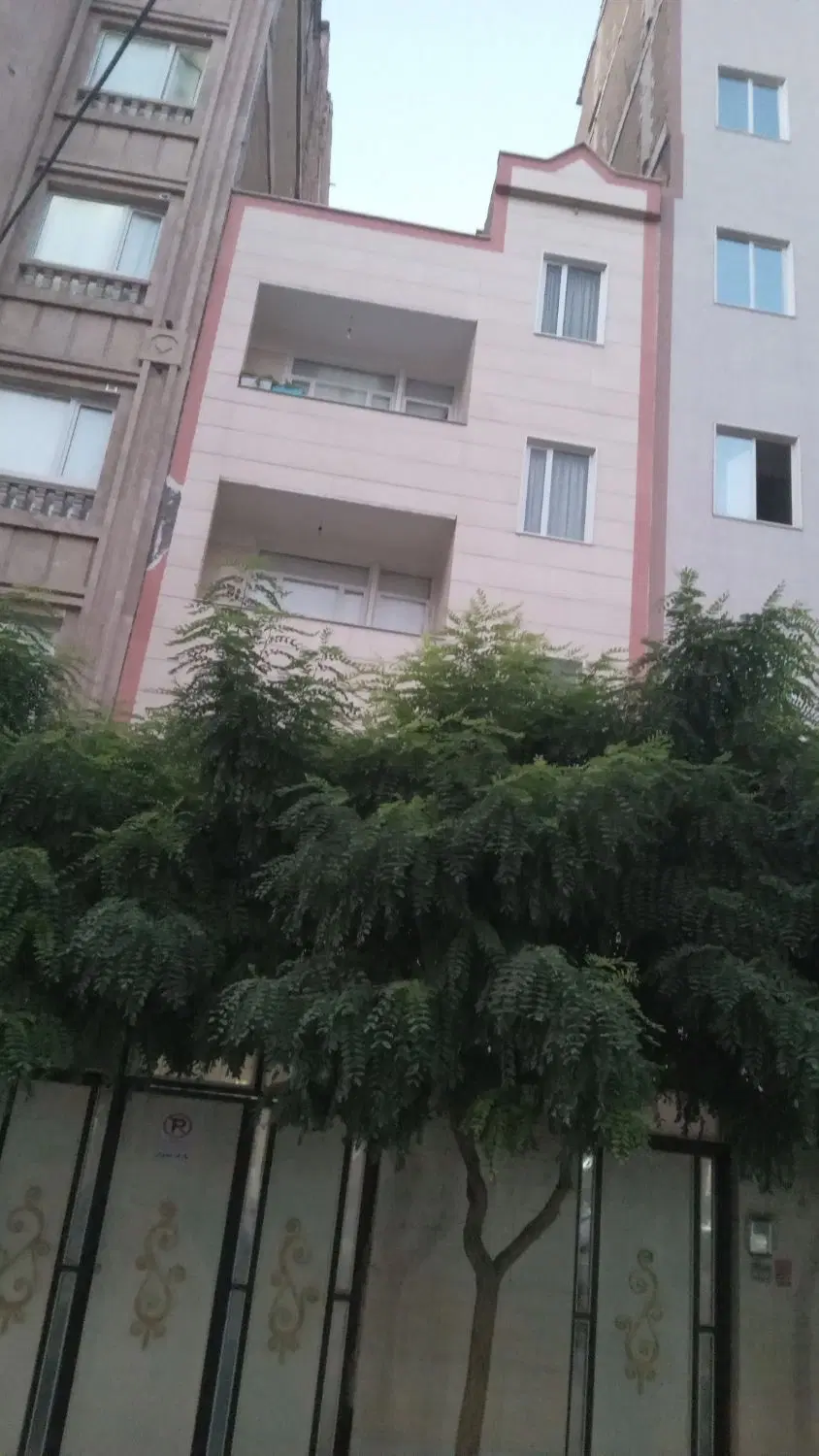 ۴ طبقه ۱۲۵ متر