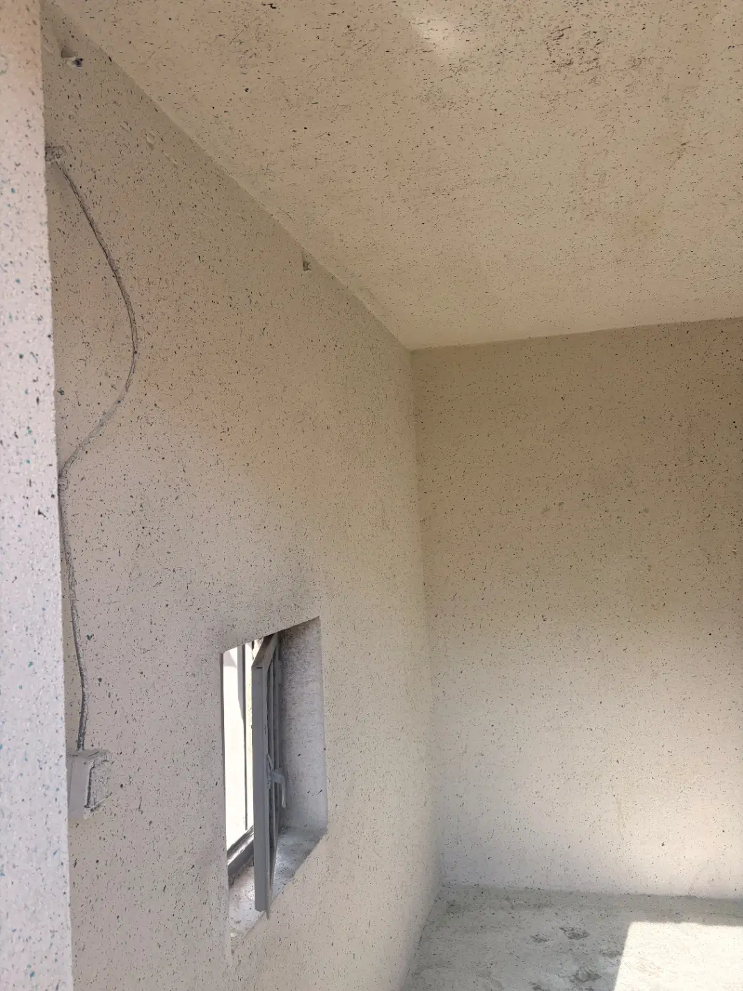 اجاره انبار ۷۰۰ متری سقف‌دار در لپویی