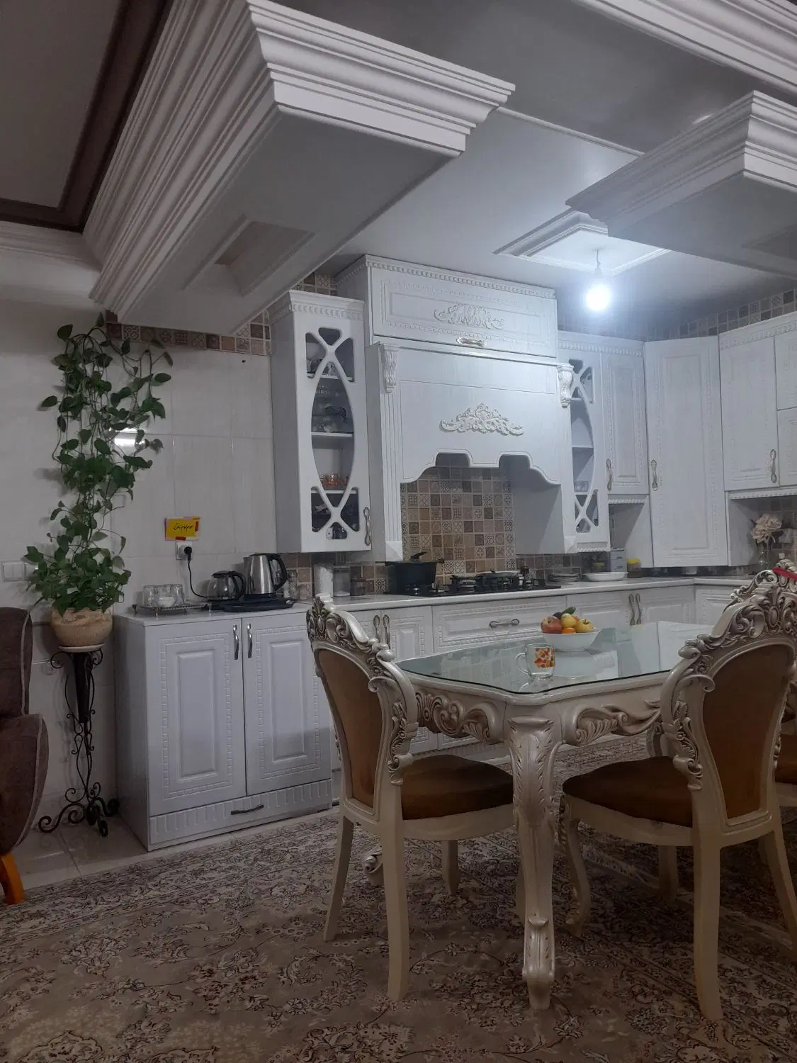 منزل بر خیابان مهستان