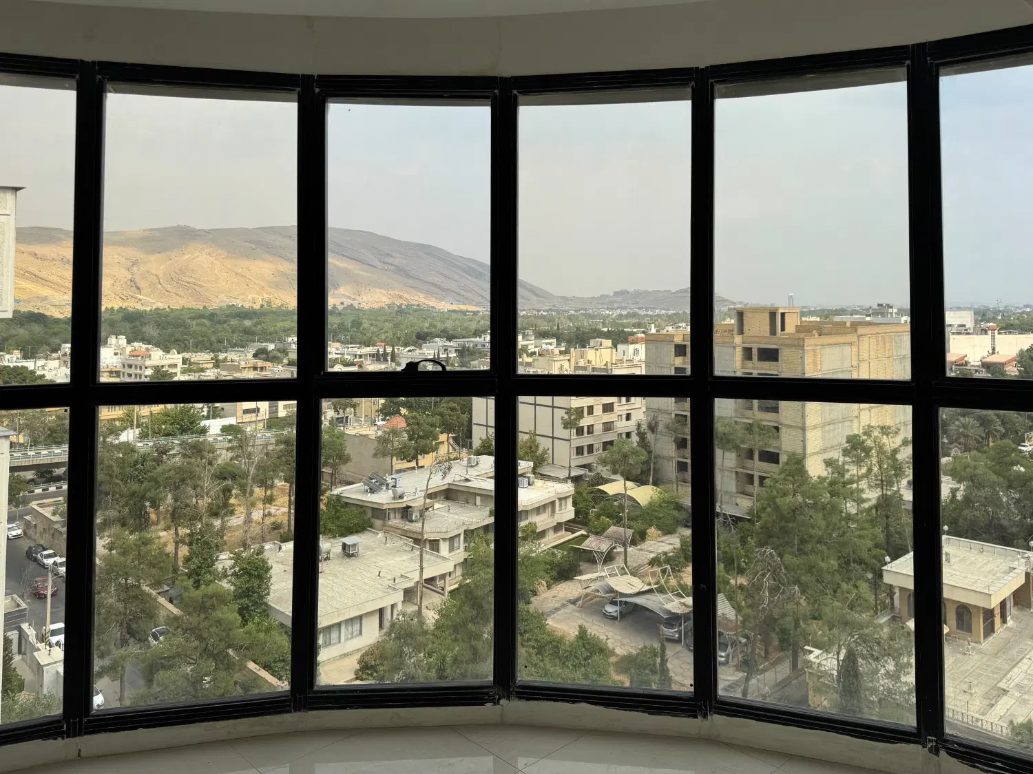 رهن کامل دفتر اداری ۱۸۰ متر طبقه اخر پنجره سراسری