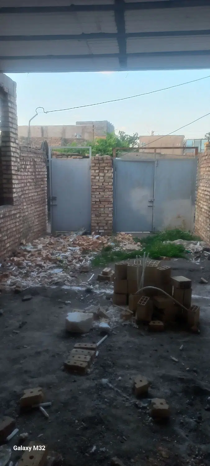 خونه نیمه ساز