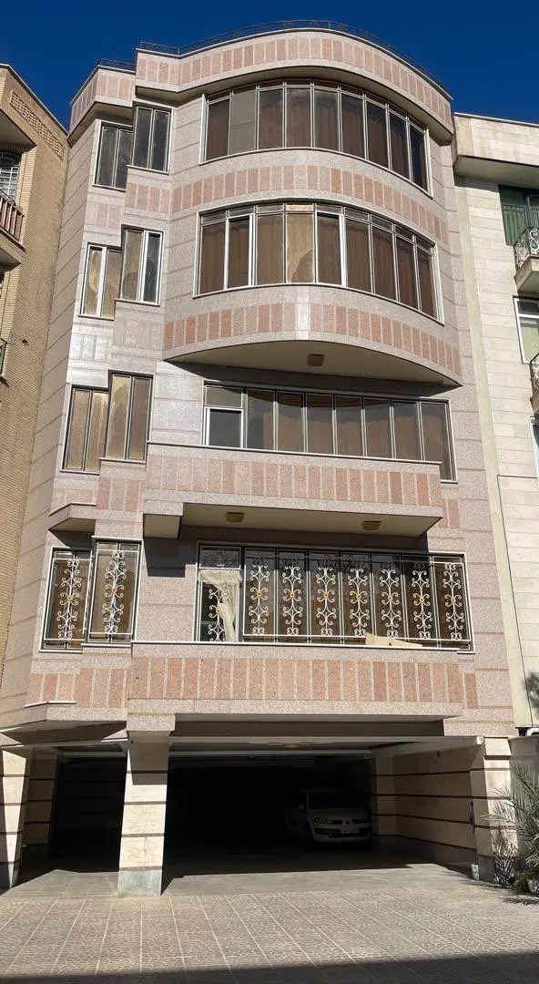 ۱۲۷ متر واحد فروشی