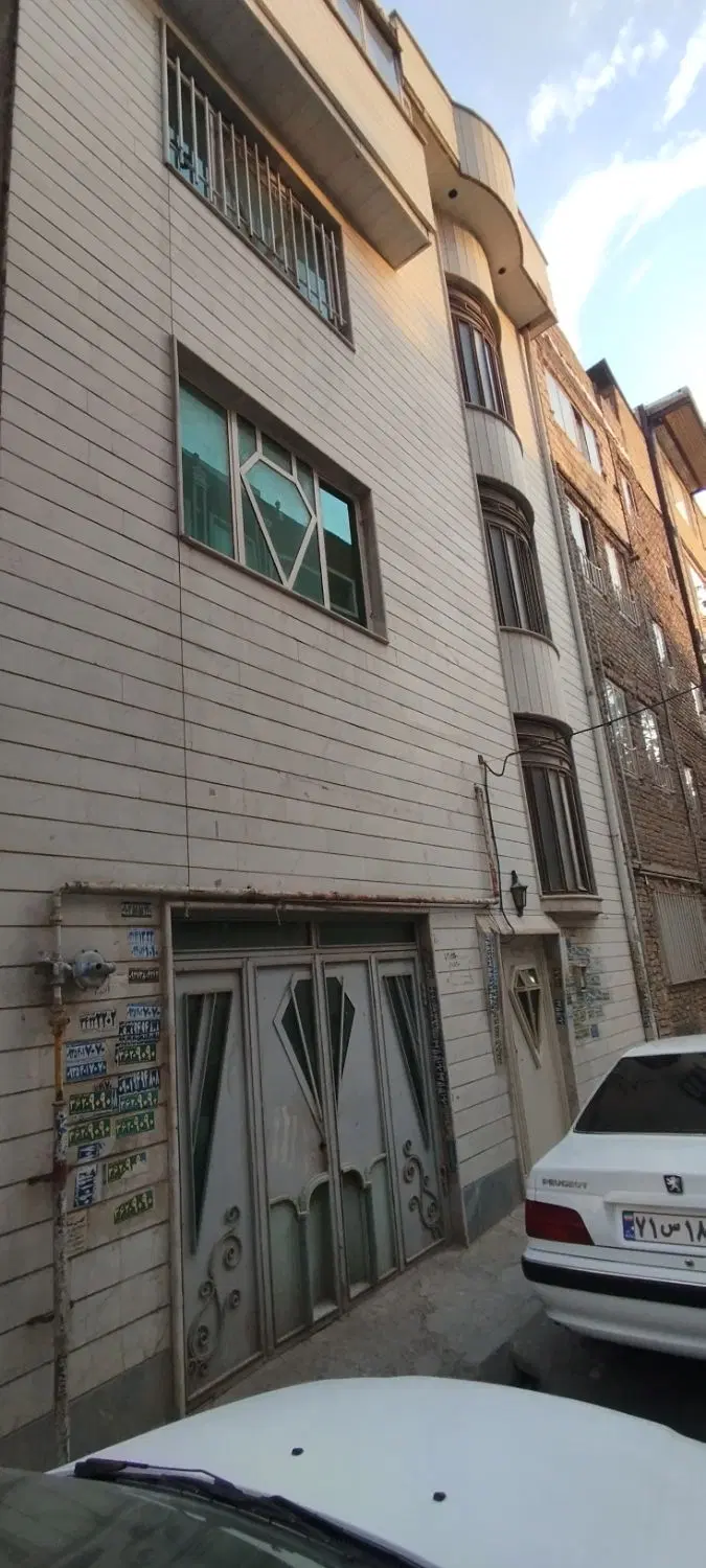 فروش خانه همکف 142 متر