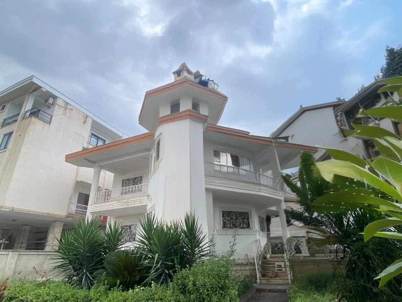 عمارت600متردوبلکس  چالوس کلینیک پزشکی زیبایی اداری