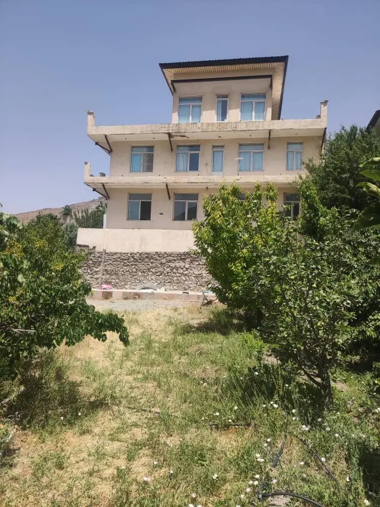 ویلایی سه طبقه