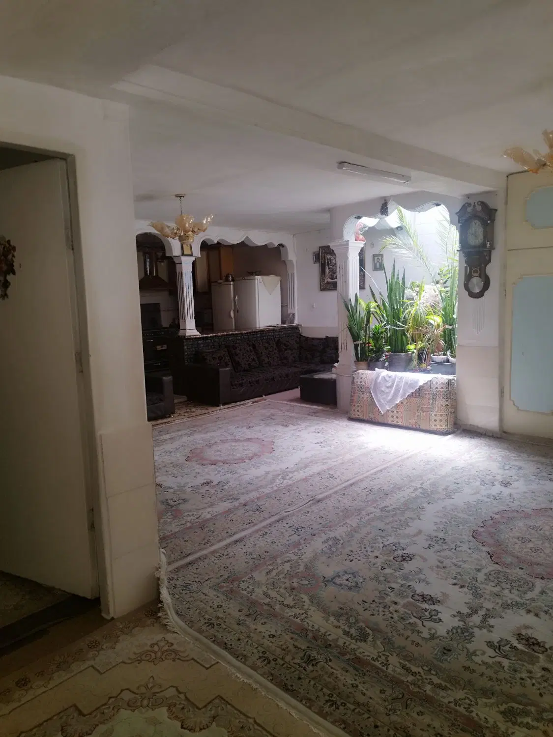 خانه ویلایی در قلب شهر گلسار(دوواحدمستقل)