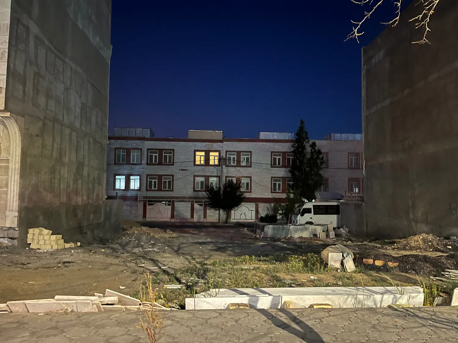 زمین تجاری مسکونی