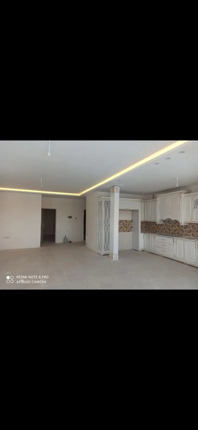 واحد ۱۳۰ متری با پارکینگ و آسانسور