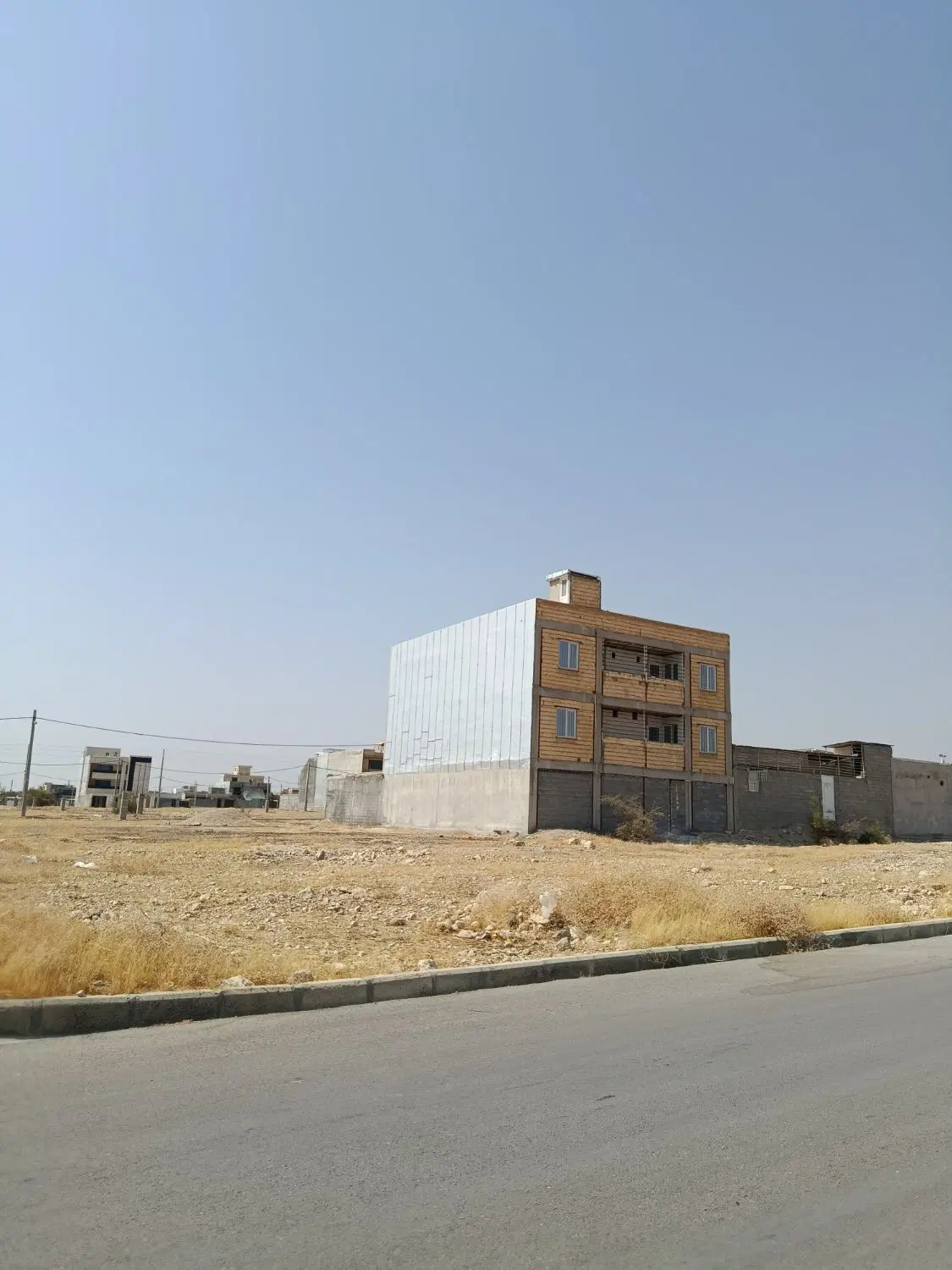 مغازه و کلنگی