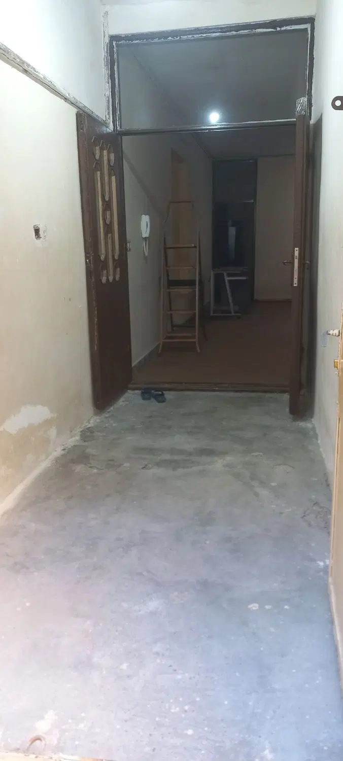 اجاره خانه 100متری  همکف حیاط ۳۰متر