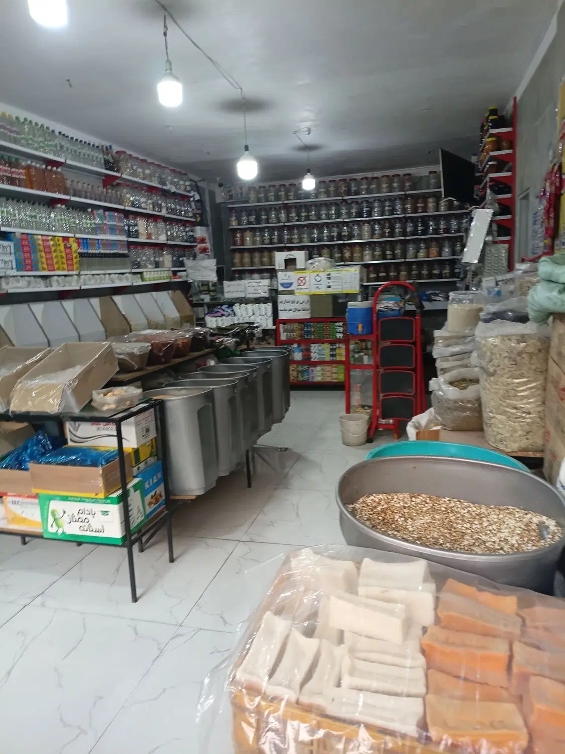 اجاره مغازه ۶۵ متری