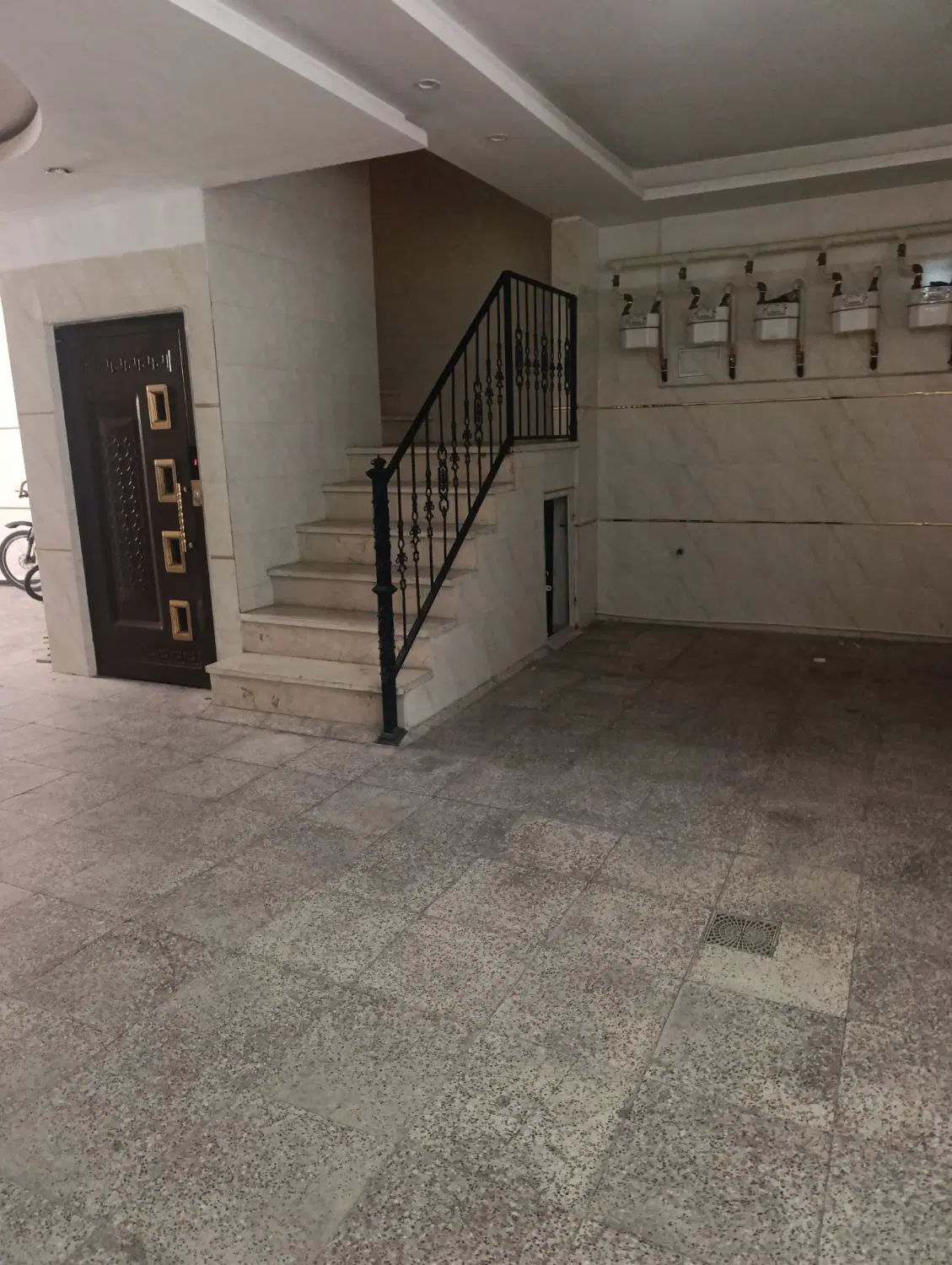 واحد ۶۵متری فول فرنیش