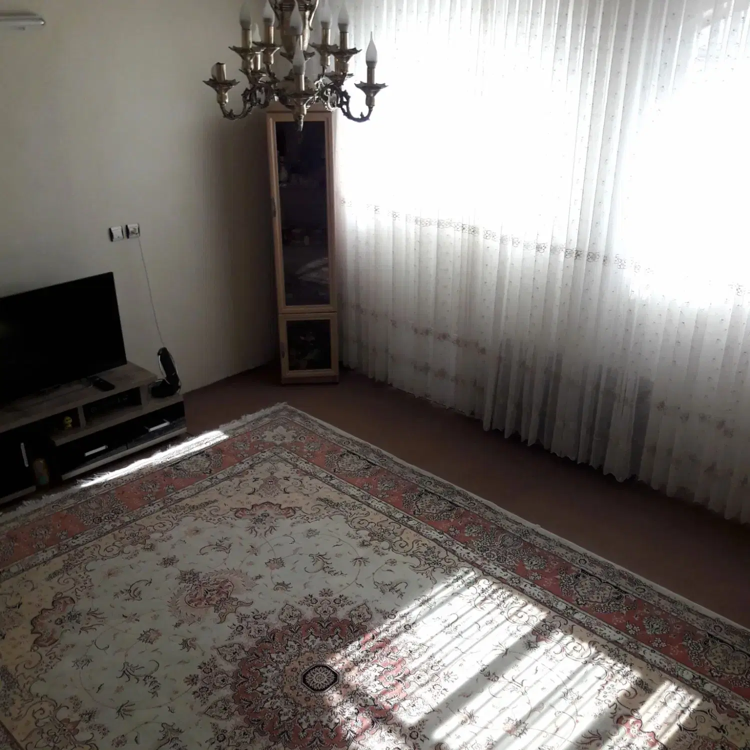 مغازه و آپارتمان در دارایی چهارم