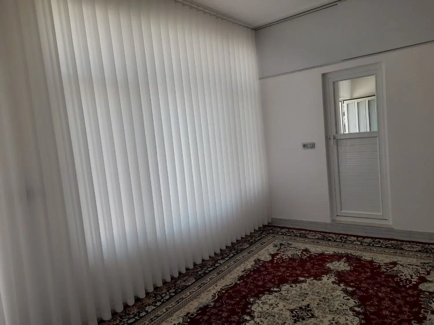 باغچه ۲۰۰ متری تمام امکانات
