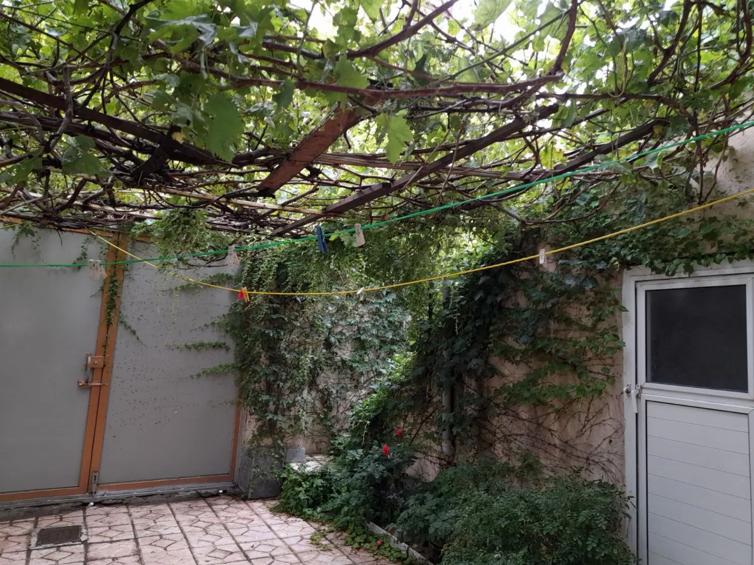 فروش خانه ویلایی کاملادربست