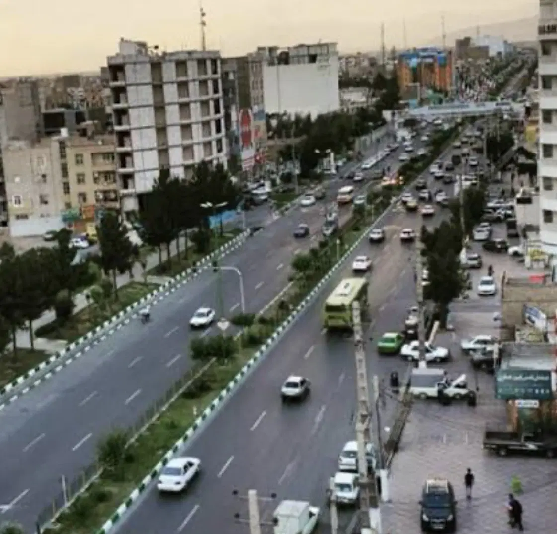 قرچک_ برِ خیابان اصلی_ مناسب خدمات پزشکی یا آموزشی