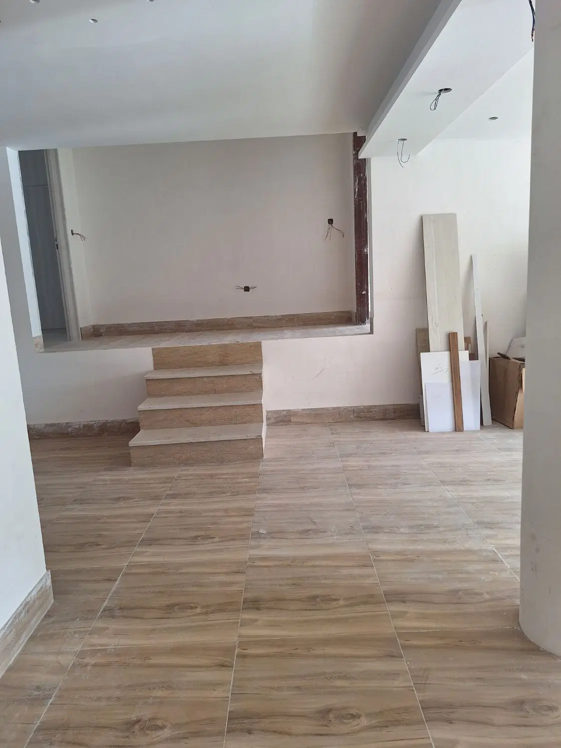 آپارتمان در سه طبقه شیک و دلباز و زیبا