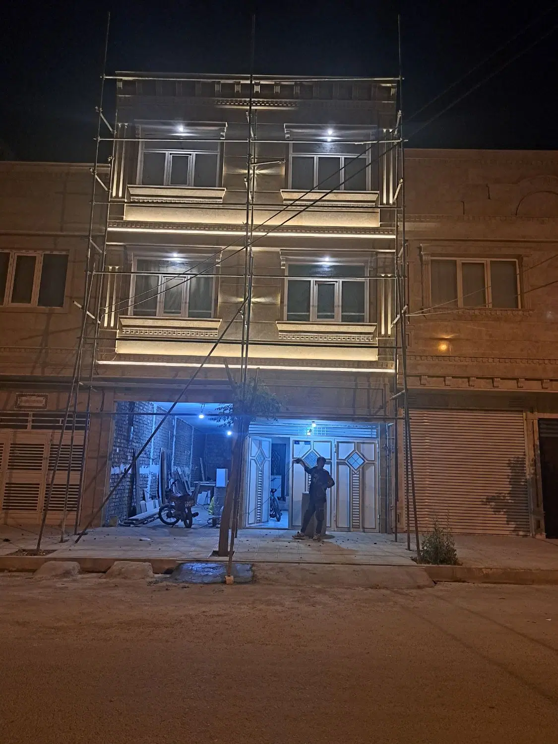 مغازه یا انباری