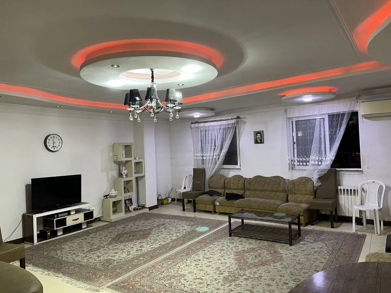 127متر،سه خواب،تک واحدی ،طبقه دوم،پارکینگ اختصاصی