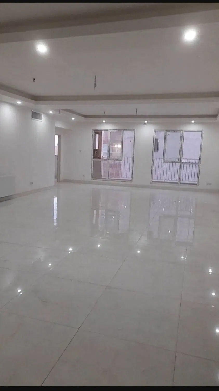 اپارتمان۱۵۶متری  نوساز درمینای شرقی