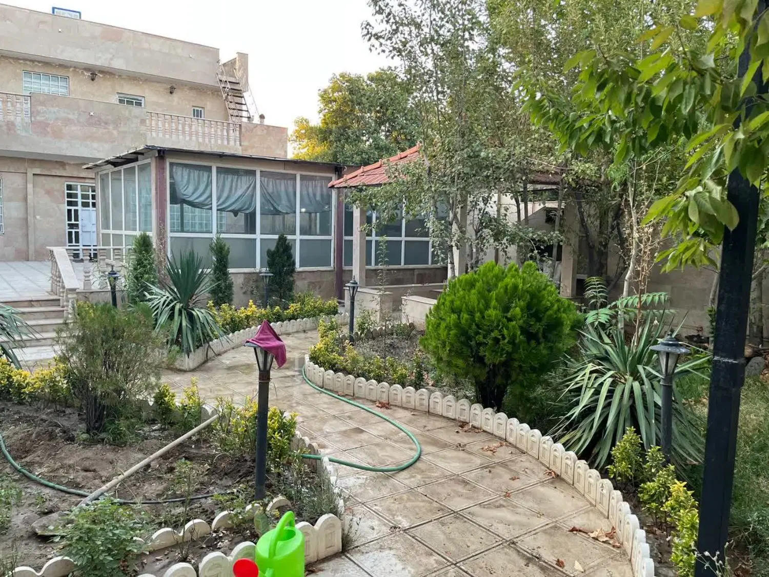 ویلایی سه نبش حاشیه نوفل