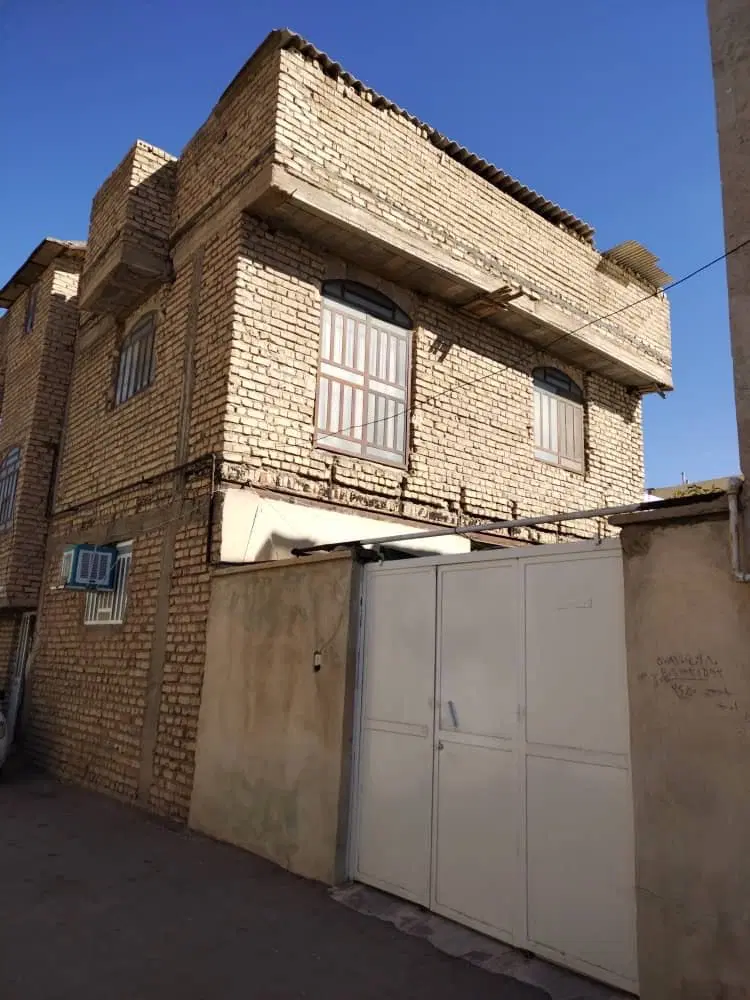 منزل دو طبقه سر نبش 120متری