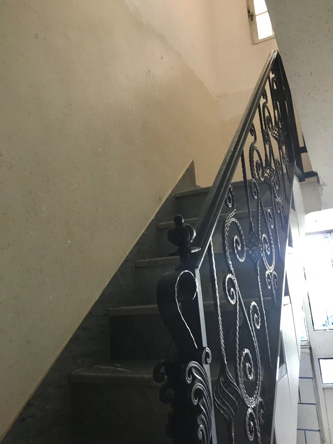 اجاره آپارتمان طبقه دوم ۱۰۰متری یک خوابه