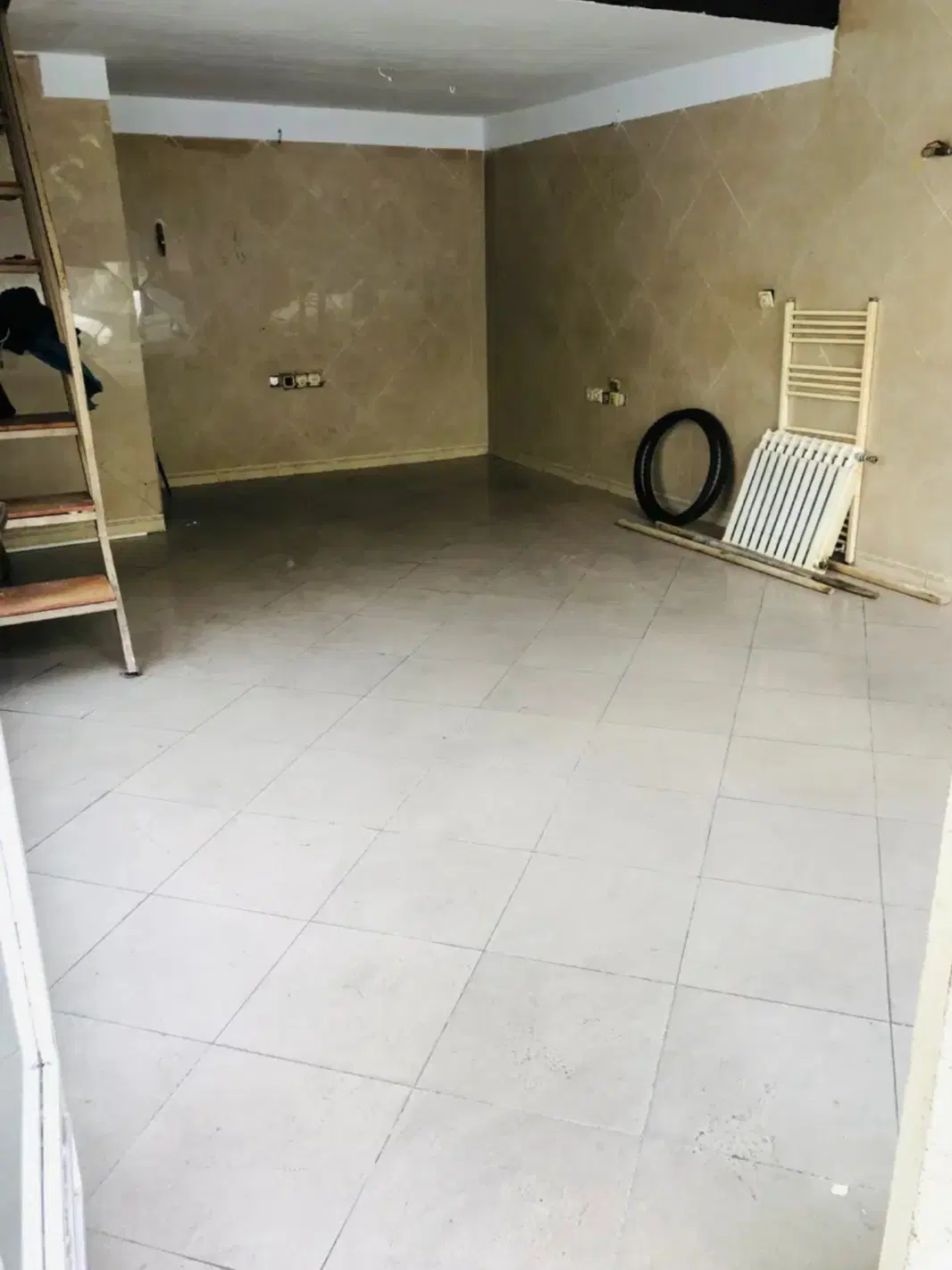مغازه ۳۶ متری دو نبش (آزادی ابتدای خوش جنوبی)