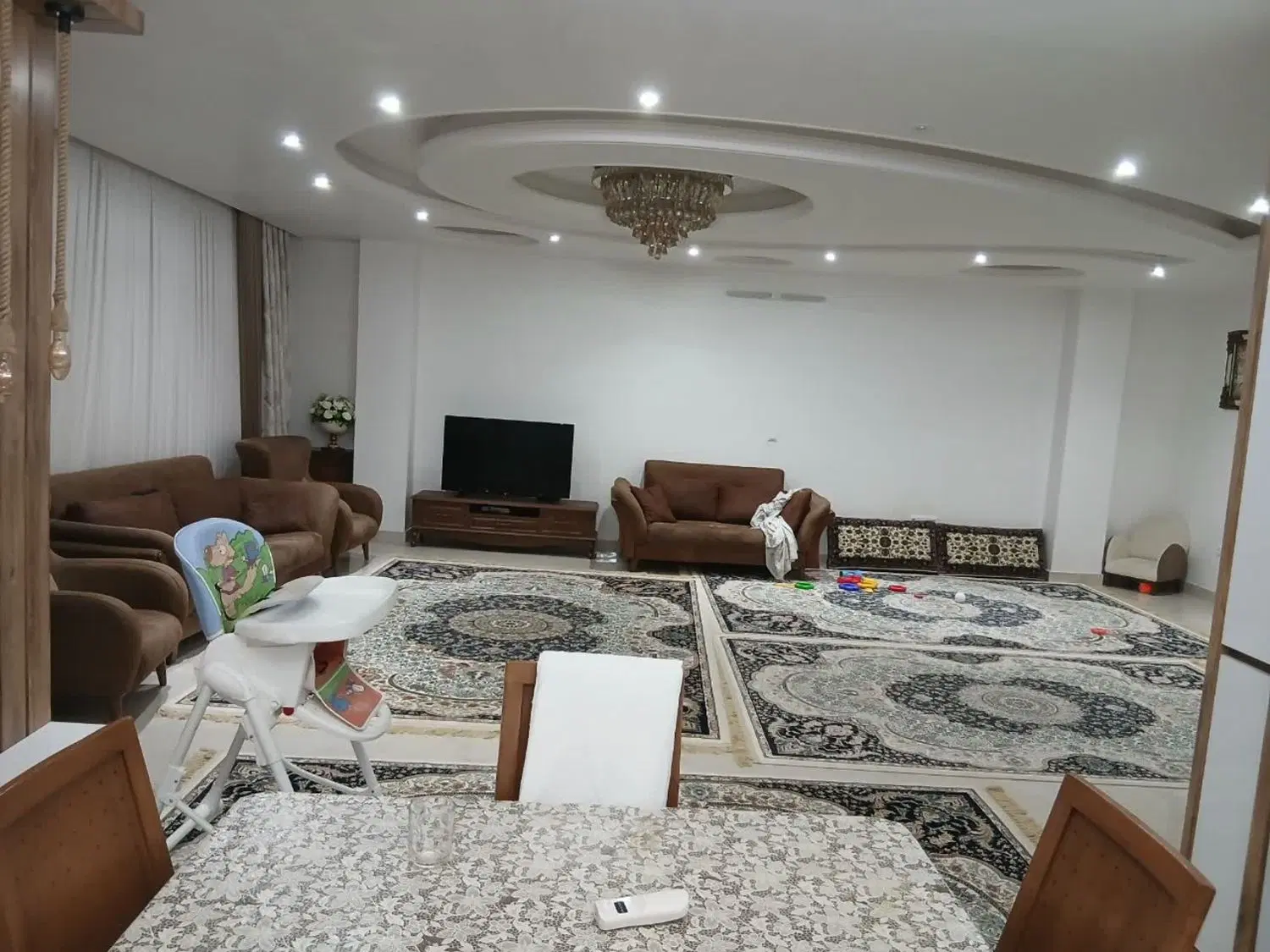 اپارتمان ۱۷۵ متری کلیدنخورده عباس اباد