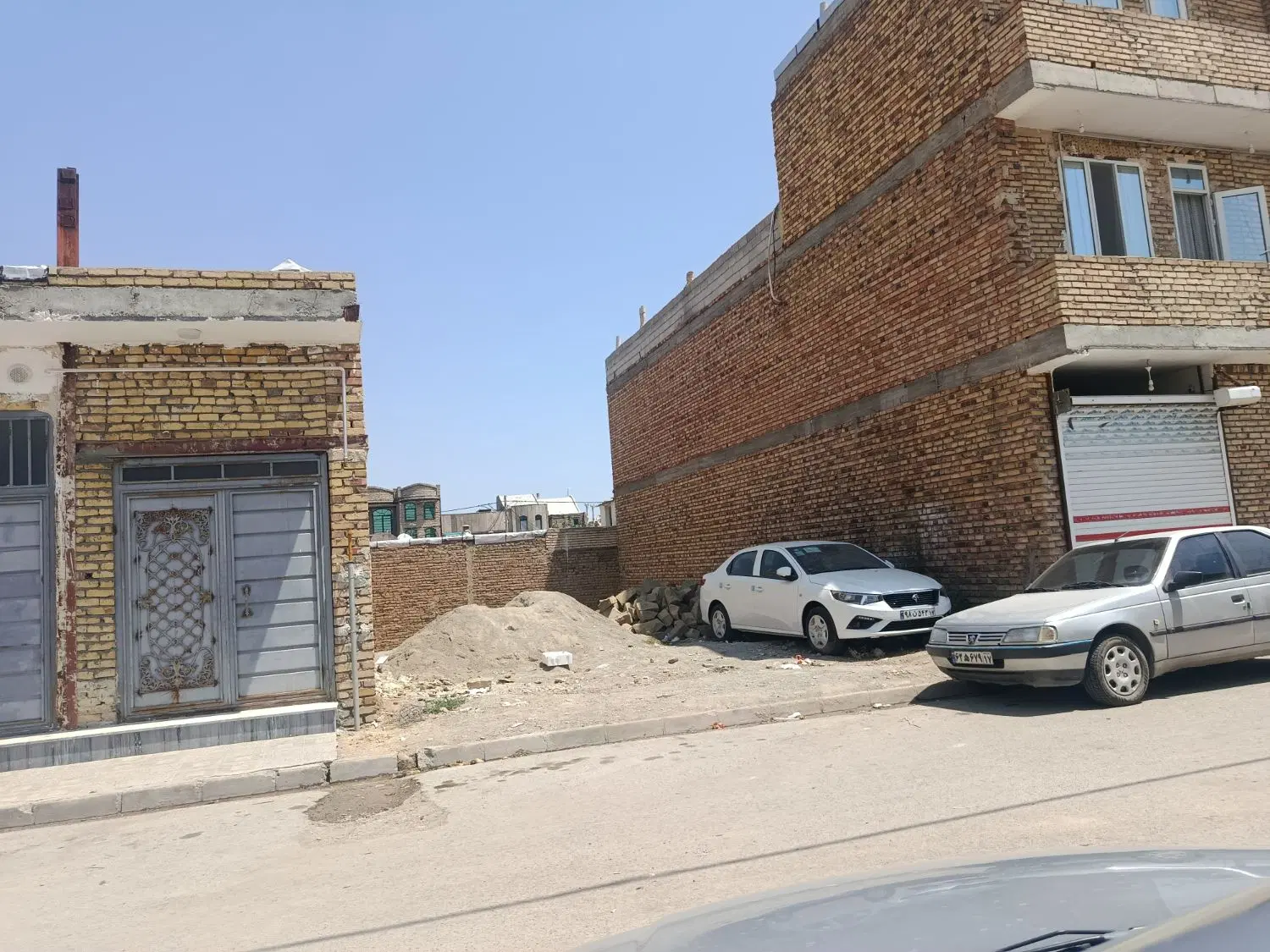 زمین مسکونی