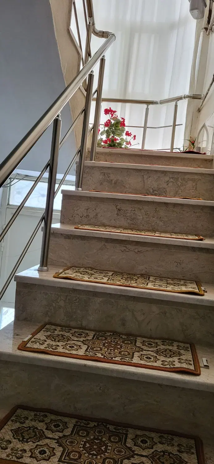 خانه دو طبقه و طبقه سوم بهار خواب خیابان برومند
