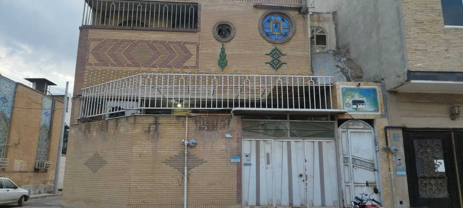 خانه طبقه بالا و همکف احمد آباد