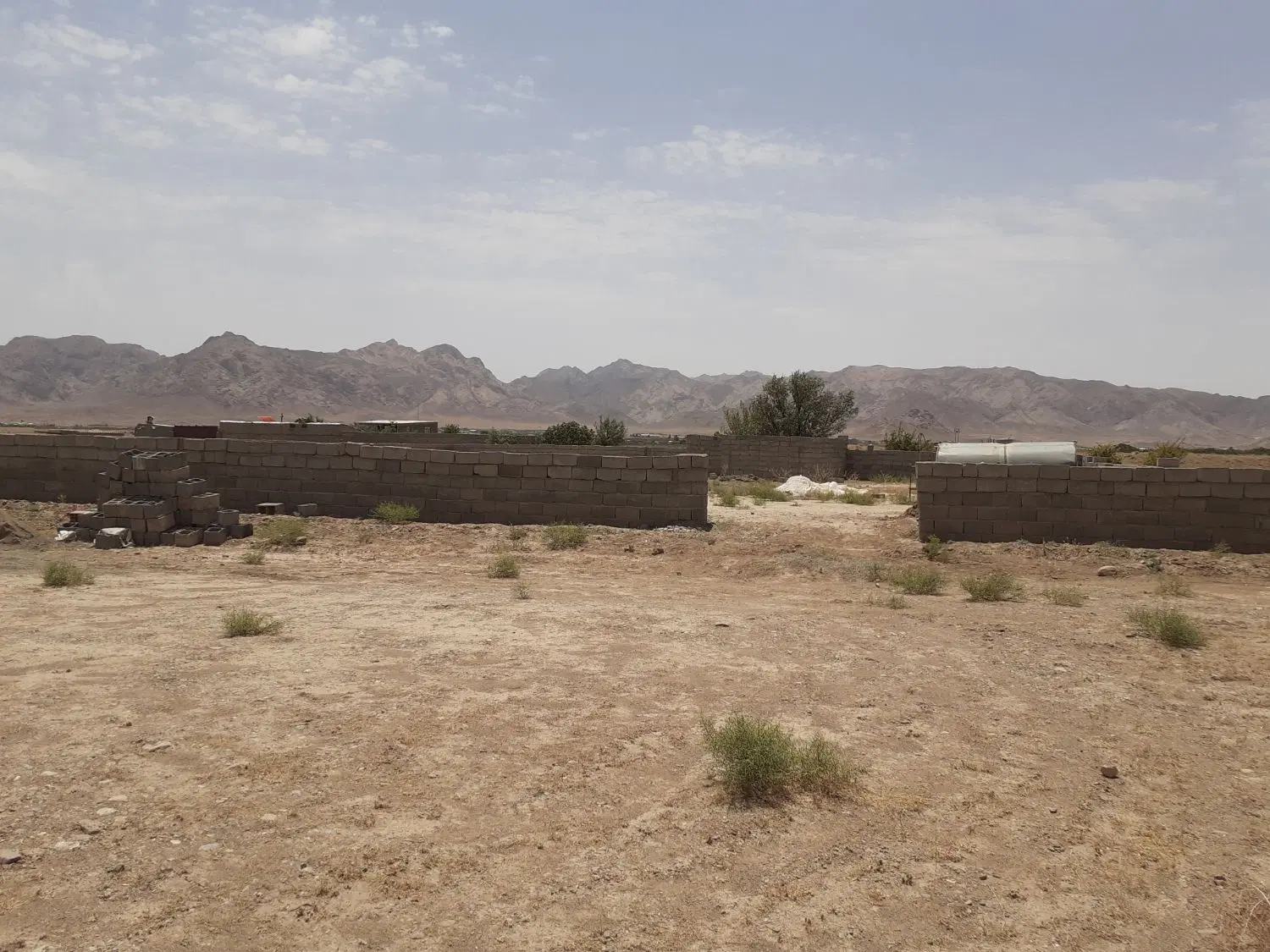 زمین فروشی برای محوطه جاده فیروز اباد