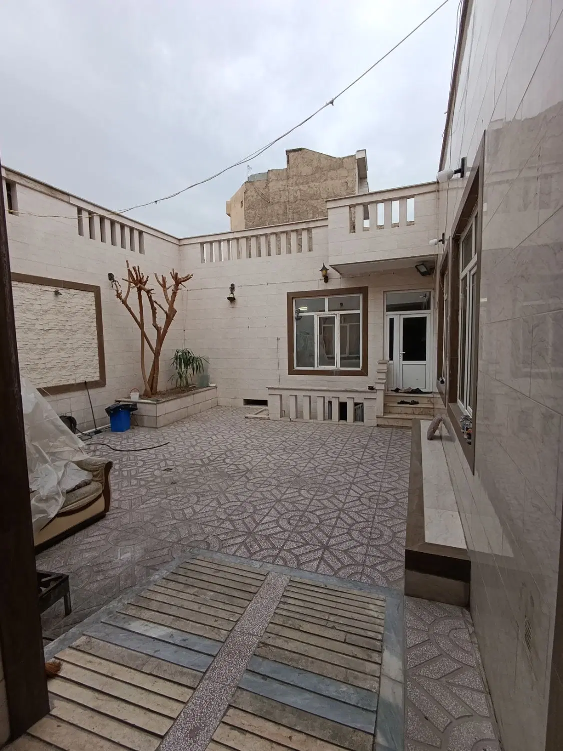 260متر ملک معاوضه با آپارتمان و ماشین