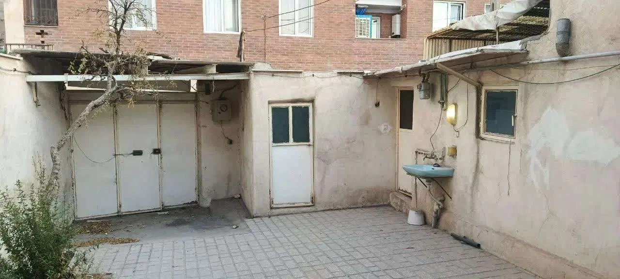 150 متر مستقلاتی دارای سویت جدا قابلیت 2 خانواده