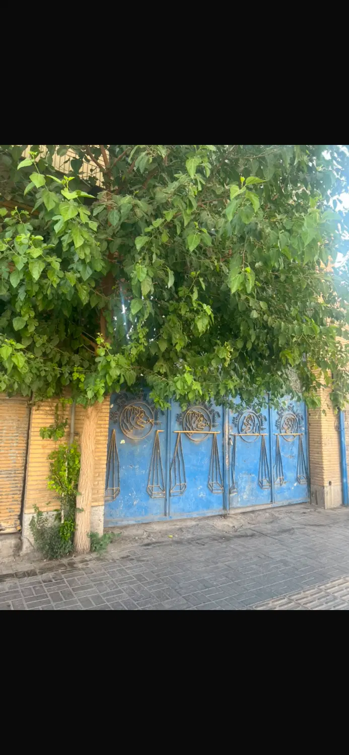 فروش گاراژ حدود ۱۰۰۰ متری