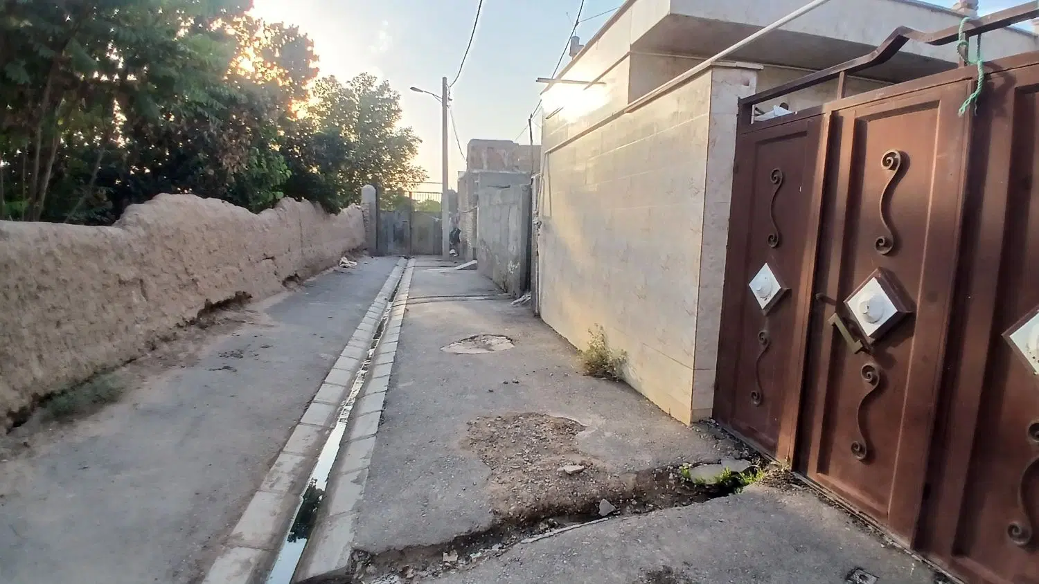 خونه۱۲۰متری بنا۸۰متری روستای احمدآبادمصدق