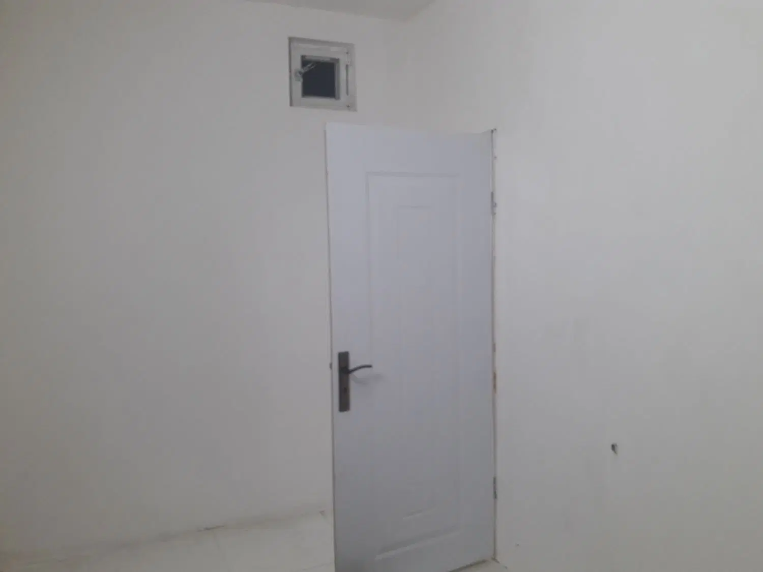 واحد همکف جنوبی صفرنزدیک ب حاشیه اصلانی