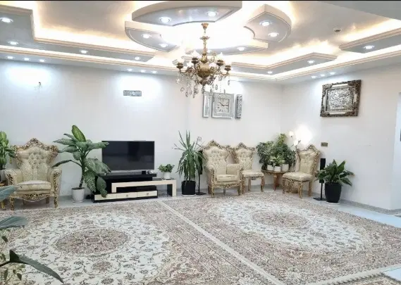 واحد ۱۳۰متری فول نوساز محدوده فلکه ازادی