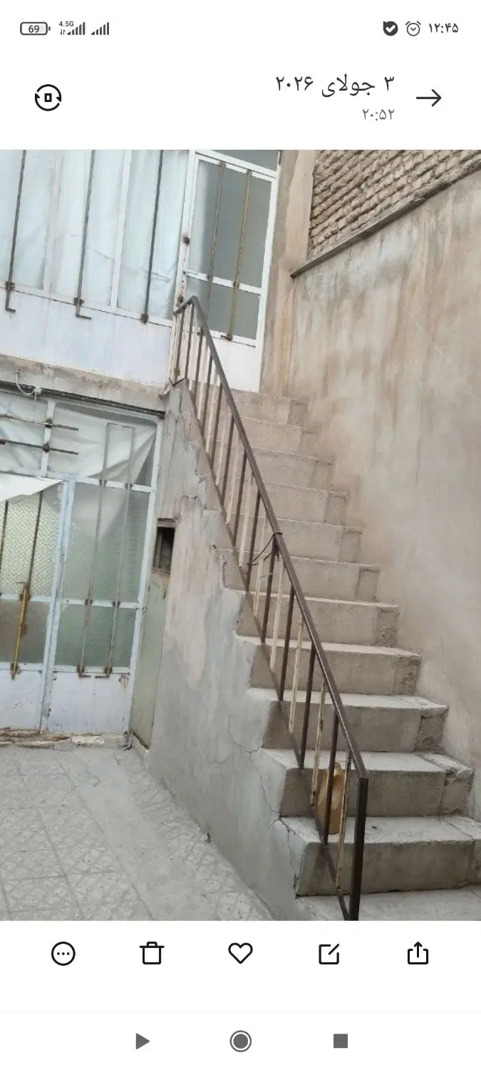 منزل دو طبقه قدیمی گلشهر