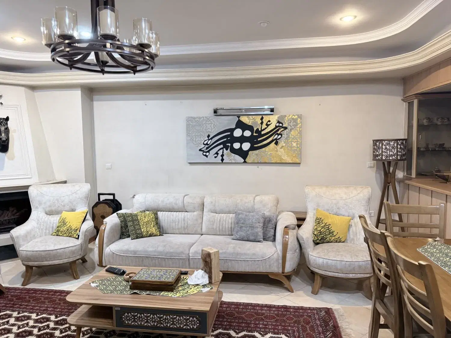 منزل ۱۱۰ متر طبقه سوم دوبرنور کوچه استادان