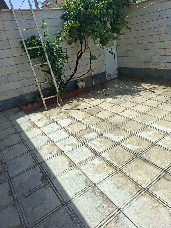 ۱۳۰ متر  ویلایی شمالی . سند دار