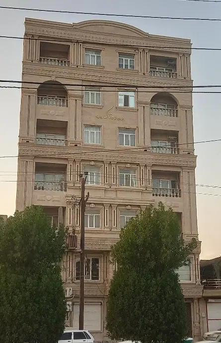 یک باب ملک تجاری