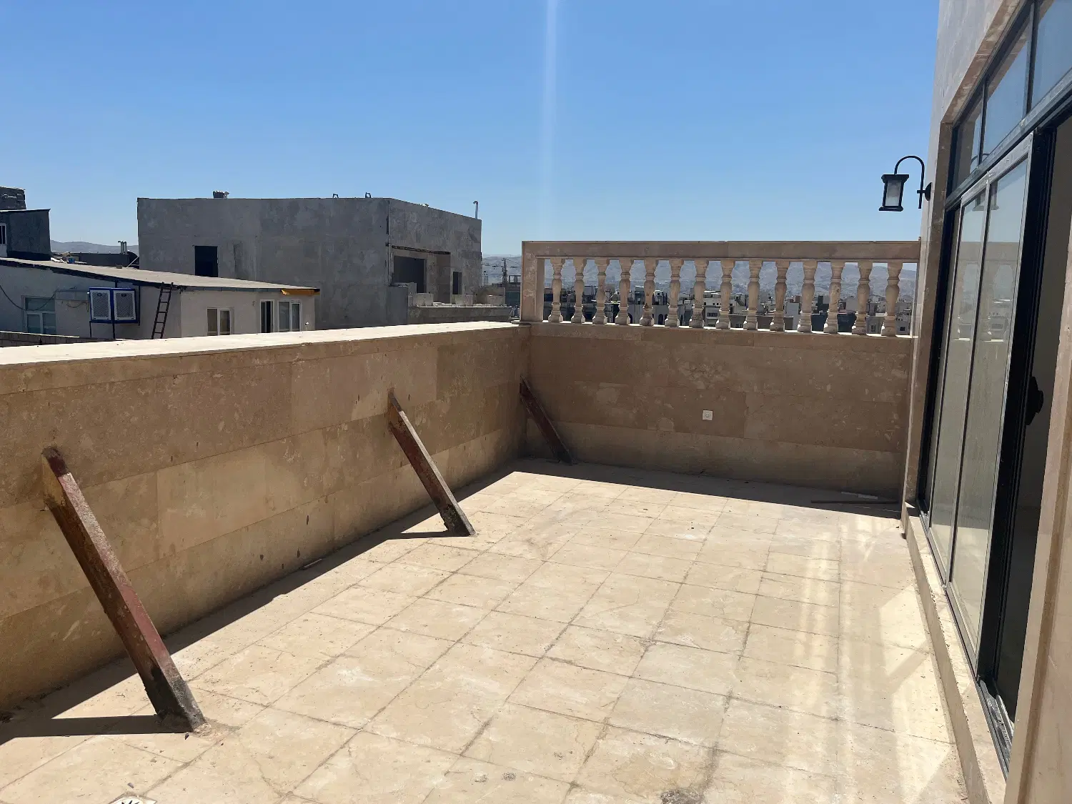 آپارتمان صفر _ ۱۸۰ متری _ ۳۰ متر تراس