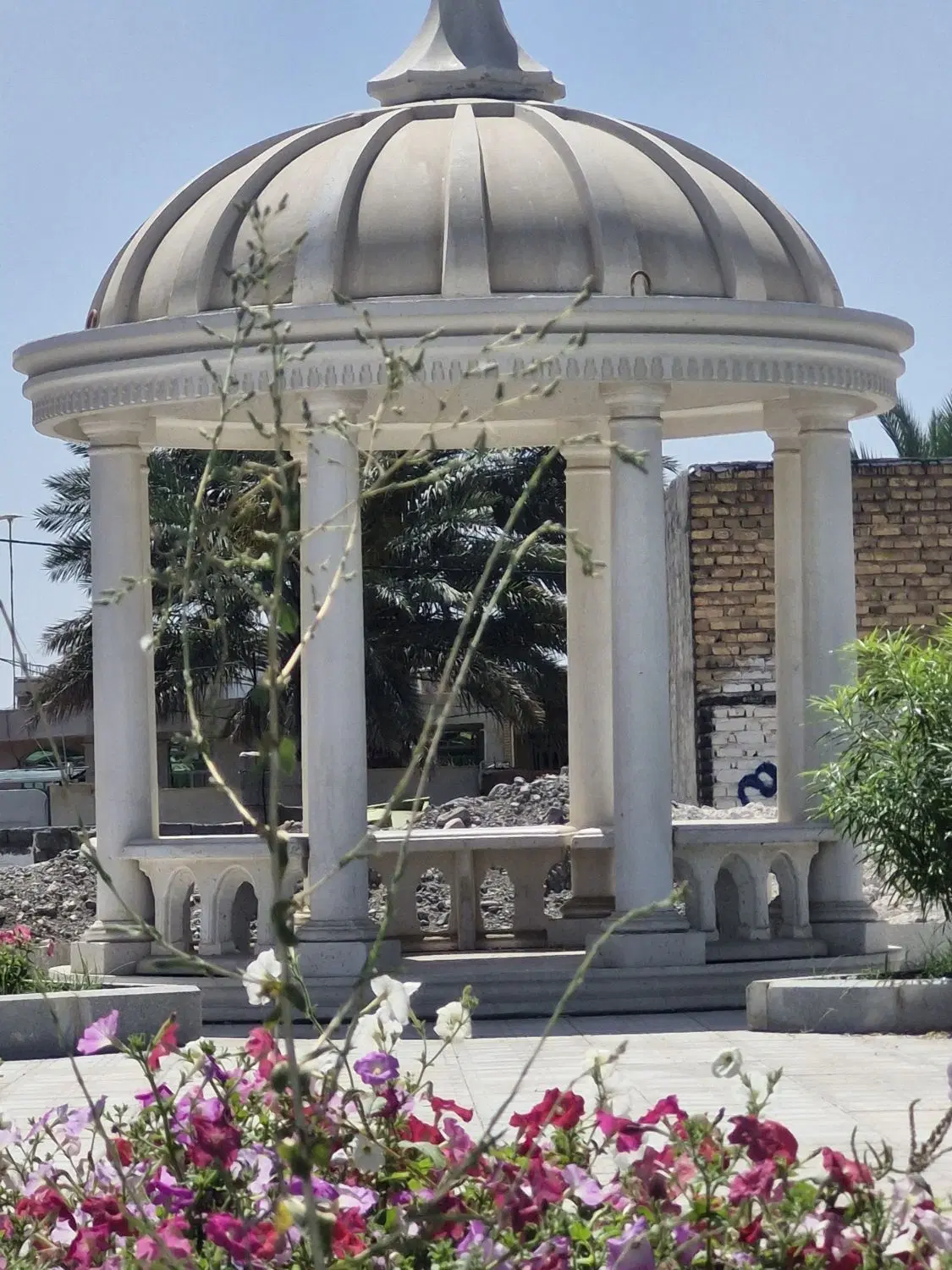 زمین مسکونی