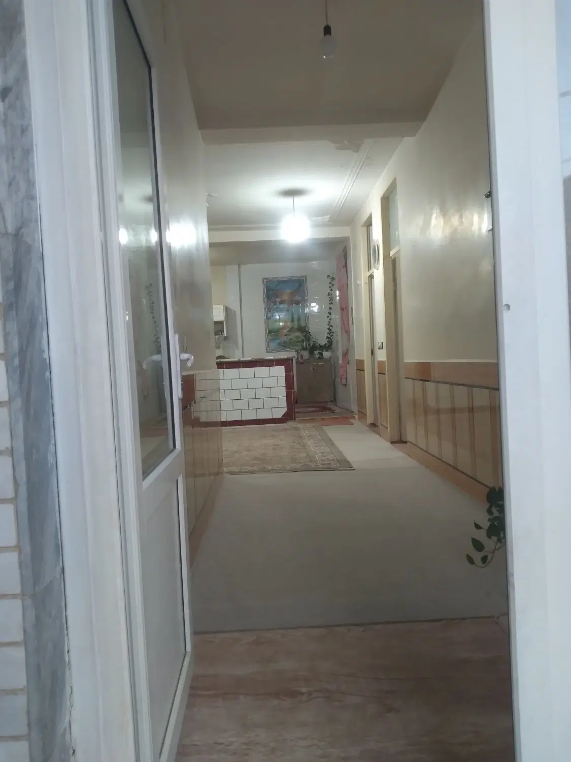 رهن واجاره ملک در ابتدای خیابان  حافظ نزدیک بازار