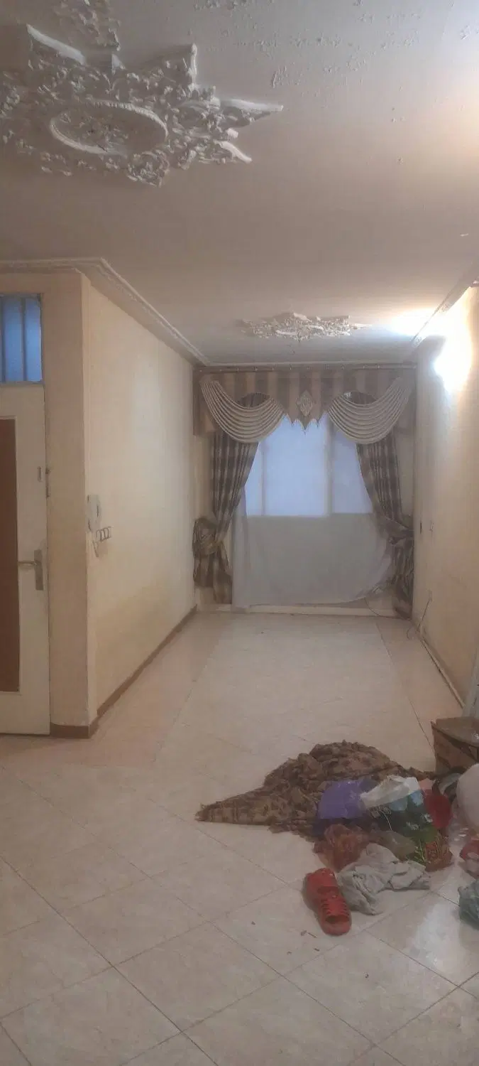 خانه ۵۲ متری طبقه سوم